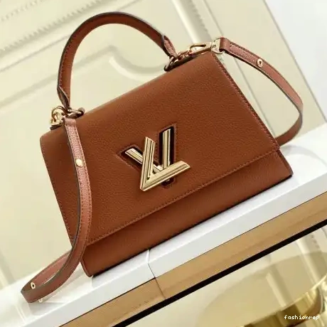 Fashionrepsfam ru LV 2110YA0042 Bags 0817